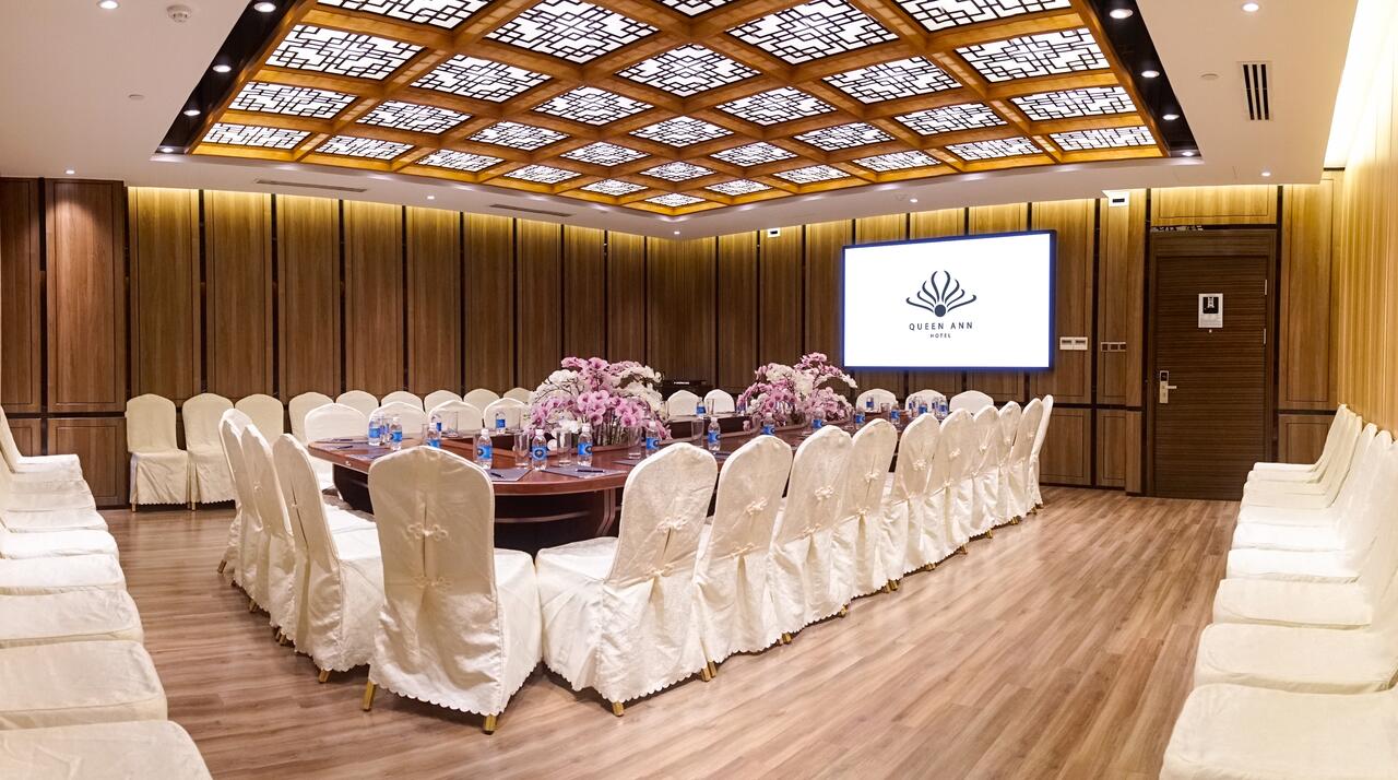 Queen Ann Nha Trang Hotel 8