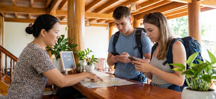 Mô hình bán vé du lịch cho khách sạn và homestay hoạt động như thế nào?