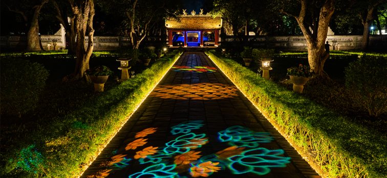 Tour đêm Văn Miếu Quốc Tử Giám: Trải nghiệm di sản về đêm không thể bỏ lỡ tại Hà Nội