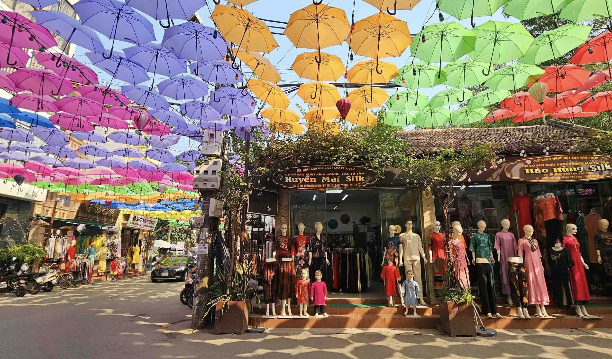 Làng lụa Vạn Phúc: Sắc màu lụa Hà Đông